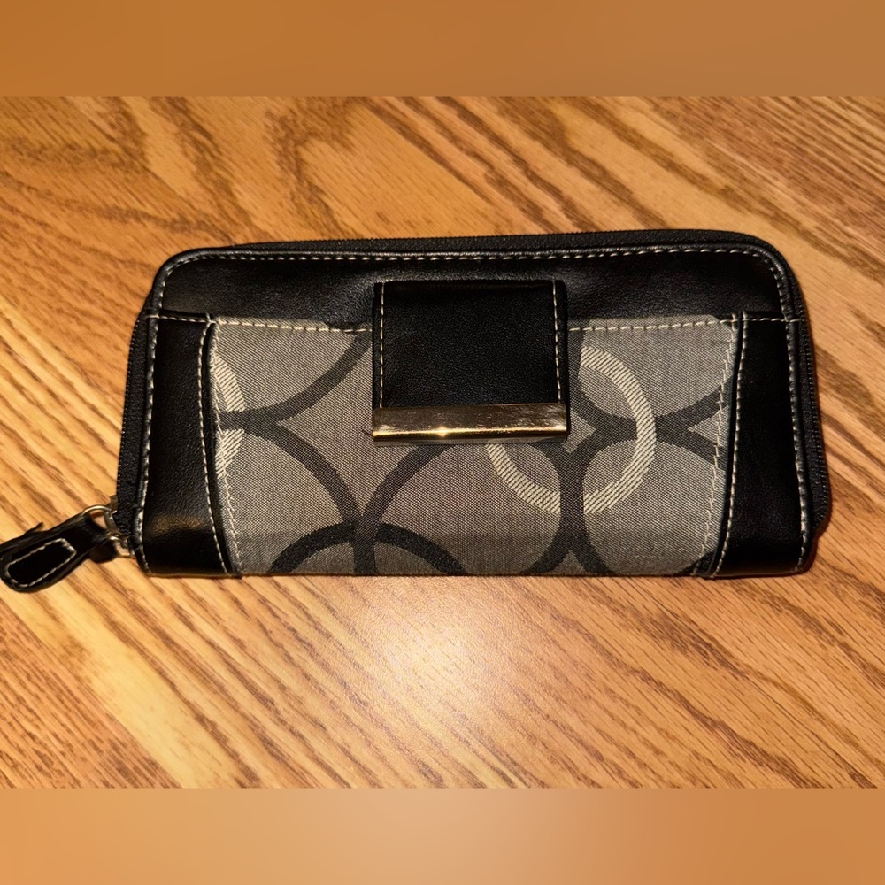 Black & Gray Wallet EUC
